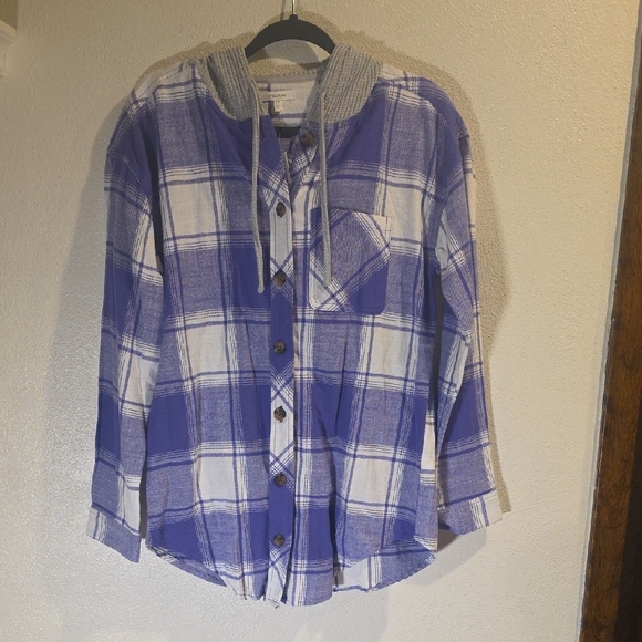 Maurices Tops - NWT Maurices Hooded Lightweight Flannel Shirt